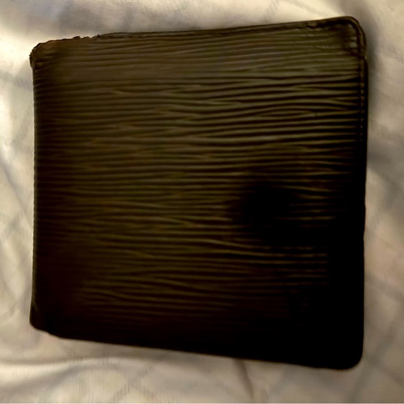 Louis Vuitton men’s Epi wallet - Picture 11 of 11